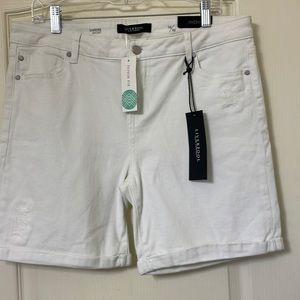 Liverpool corine white short Kaiden distressed , size 14/32, new with tags